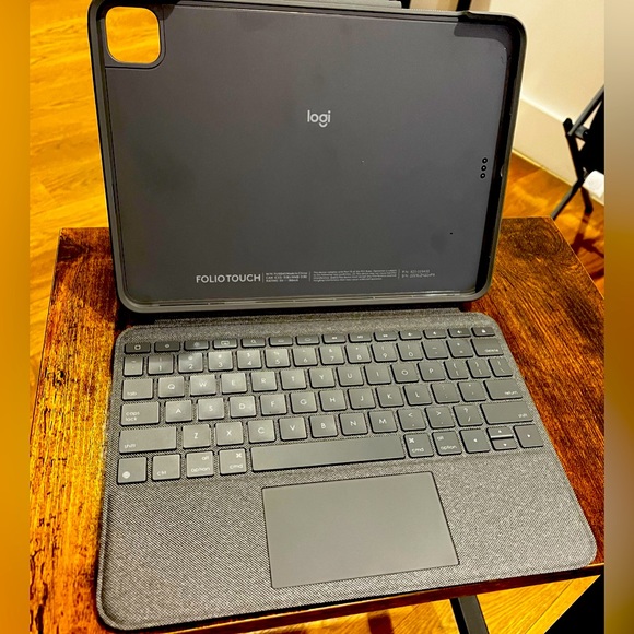 Logitech Folio Touch Keyboard for iPad Pro 11’ (3rd, 4th Gen)(New with Warranty)